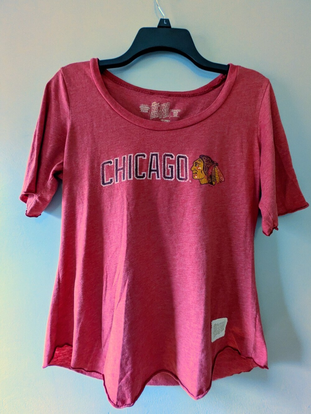 Women's Chicago Graphic Tee in Heather Red Sz. XL